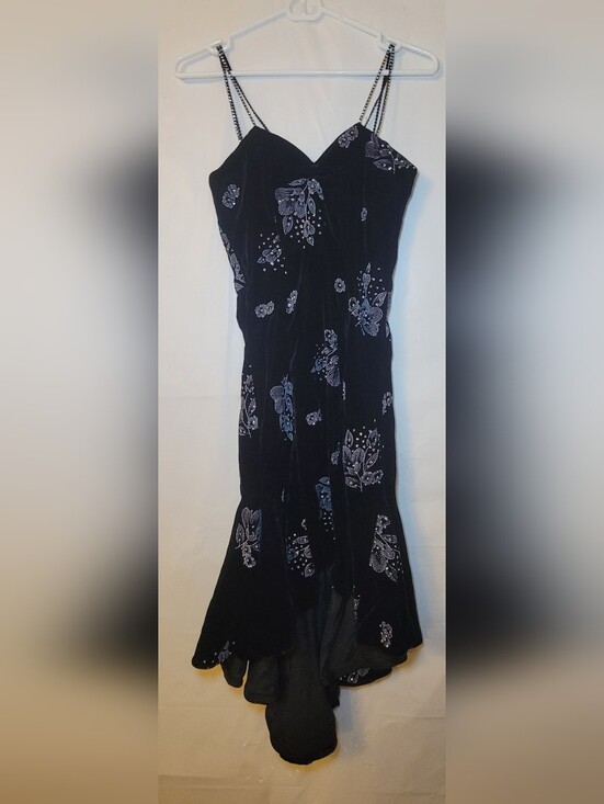 Dresses & Skirts - Black Velvet Floral Embroidered Maxi Dress